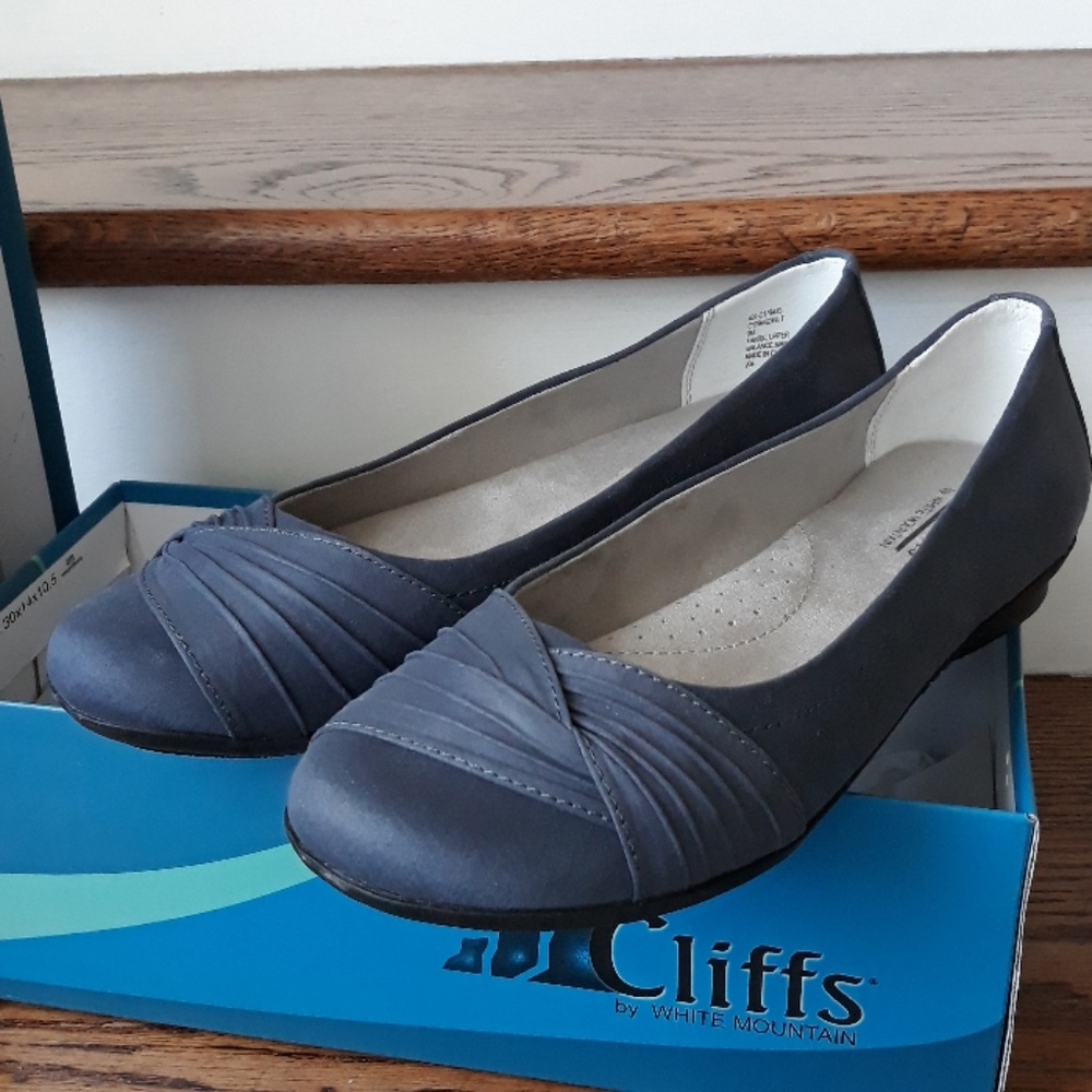 New Cliffs Womens Flat Shoes Size 9